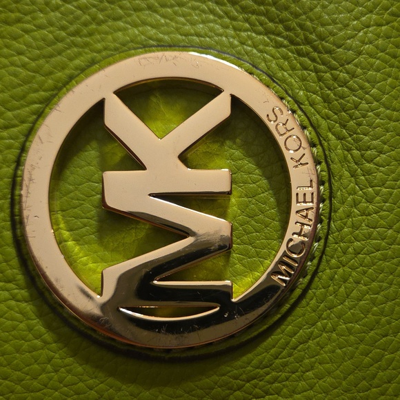 Michael Kors Fulton Wristlet EUC - Picture 7 of 9